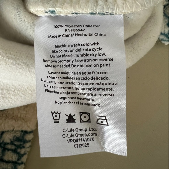 Peanuts Cropped Quarter Zip Plush Fleece Pullover w/Snoopy Print size Large NWT - Picture 11 of 12